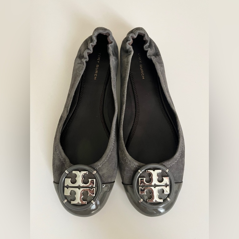 Tory Burch Grey Velvet  10mm logo-plaque ballerina shoes